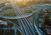 Centro de controlo virtual inteligente para gerir estrada