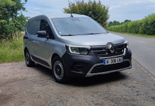 Contacto Renault Kangoo Van E-Tech: Energia para todos os serviços