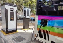 Autocarros Frota Azul carregados pela parceria Siemens e Rolear.ON