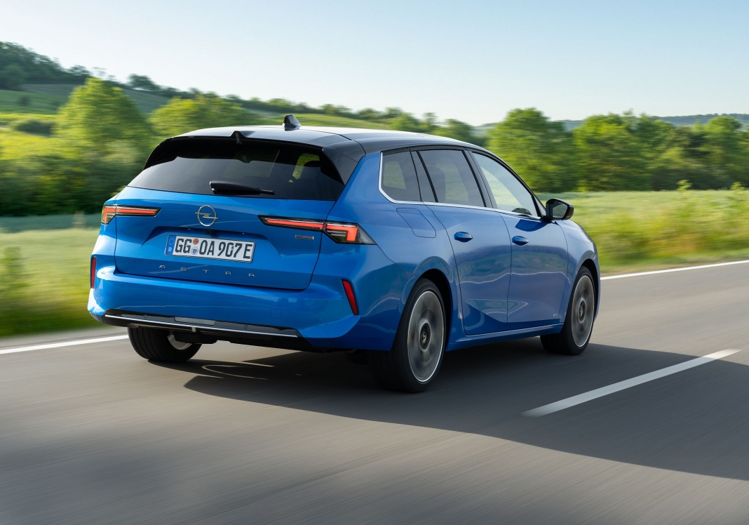 15_opel_519431-62c2982f84d84_62c7fda091baf