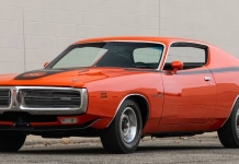 Este é um dos apenas nove Dodge Charger Super Bee produzidos em 1971