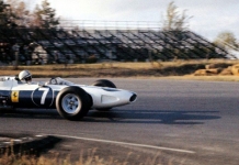 Campeão num Ferrari azul e branco