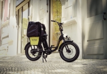 Estafetas da Uber Eats com incentivos para usar bicicletas elétricas