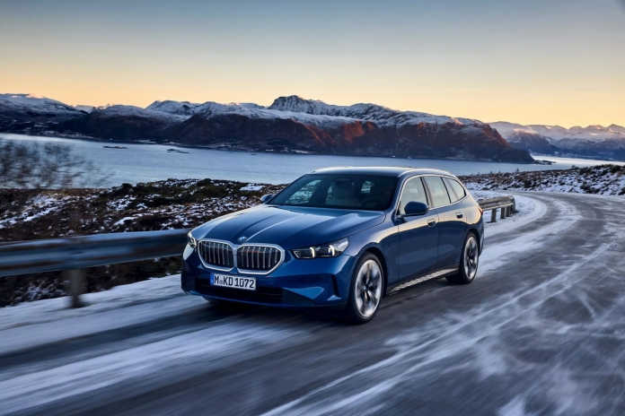 BMW-5-Series-Touring-4-2048x1366-1