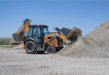 CASE apresenta a primeira retroescavadora elétrica do mercado