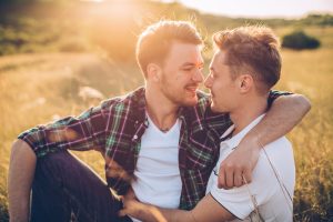 "Eu estava curioso sobre como seria envolver-me com outro homem"