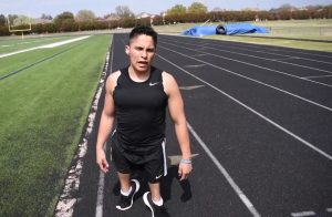 Jovem sem fémures corre maratona sozinho