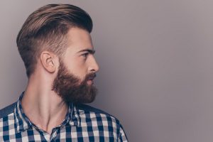 O que fazer para cuidar da barba em casa
