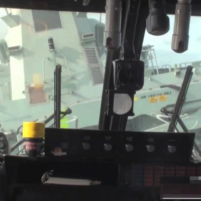 De gelar as veias: aterragem de um helicóptero numa tempestade no mar