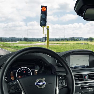 Comissão Europeia quer tecnologia para evitar excesso de velocidade