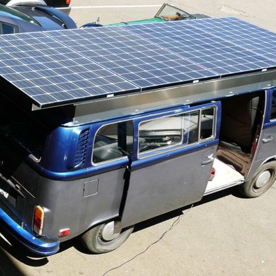 Construiu uma pão-de-forma a energia solar para viajar em família