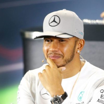 Lewis Hamilton: “Mercedes faltou-me ao respeito”