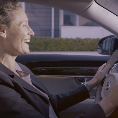 Estreia mundial: Volvo integra Skype na gama 90