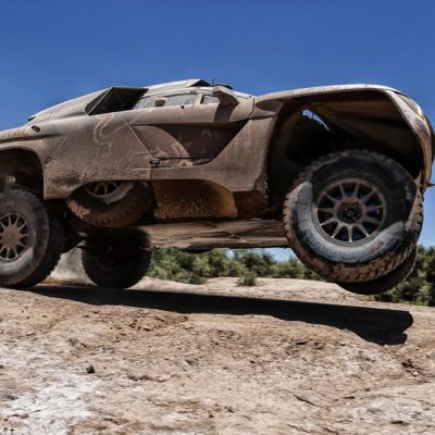 Dakar: Attiyah deixa três Peugeot na frente da prova