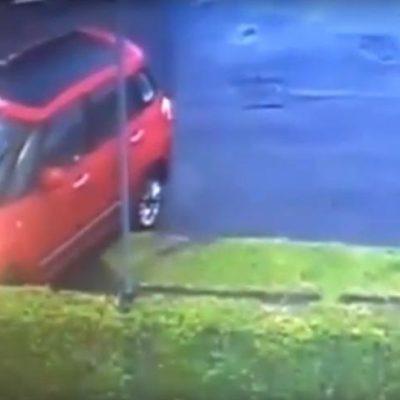 Casa abalroada por três carros diferentes em apenas 20 minutos