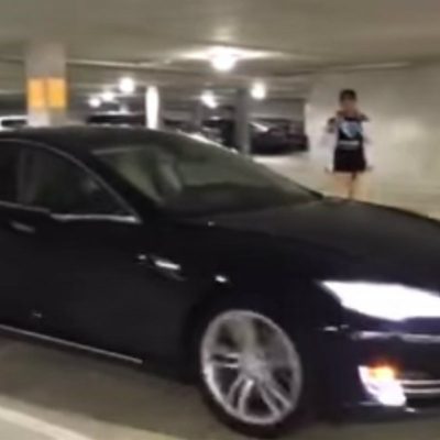 Estudantes controlam Tesla com o poder da mente